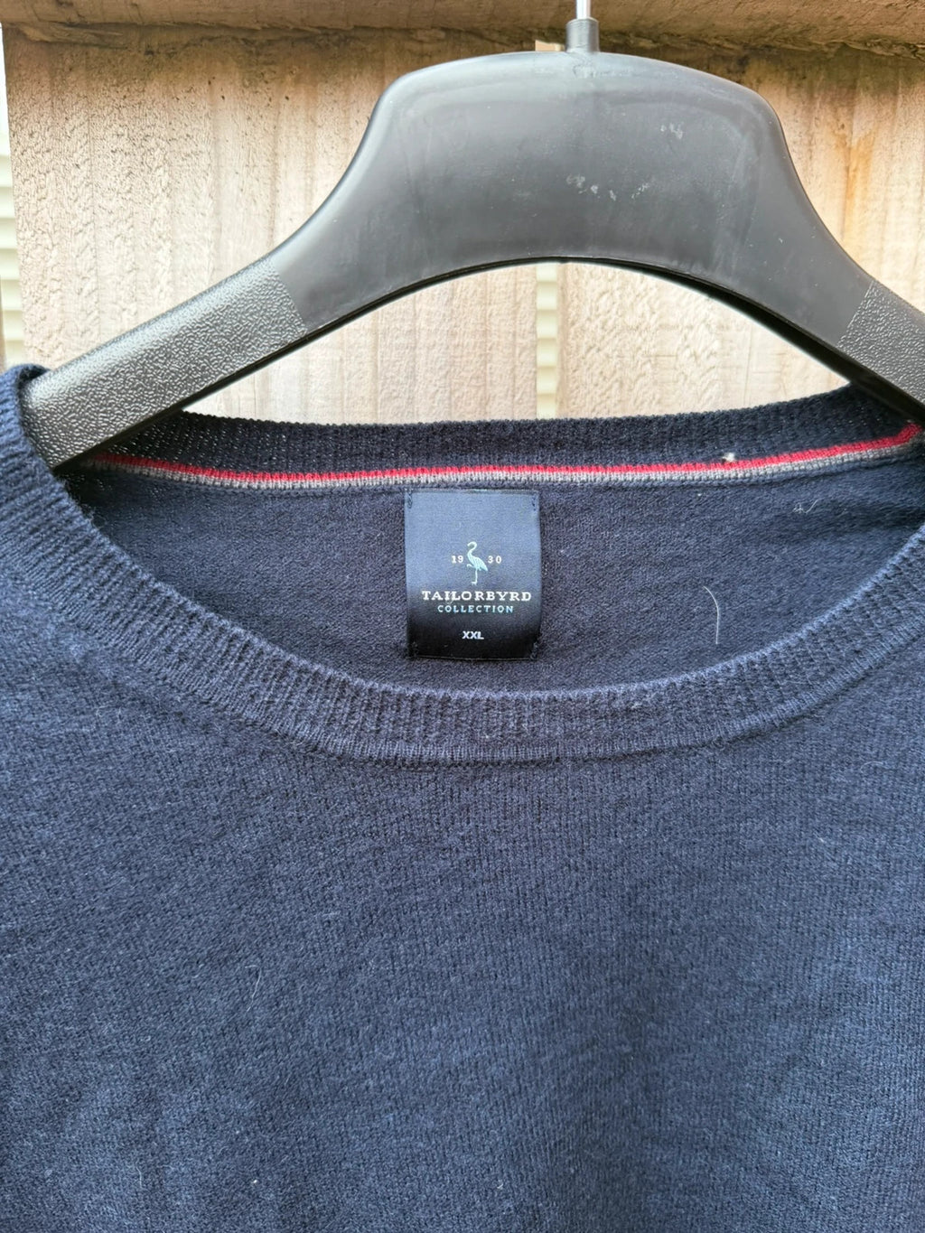 TAILORBYRD navy blue crew neck knit sweater soft lightweight fabric, pre-loved condition.