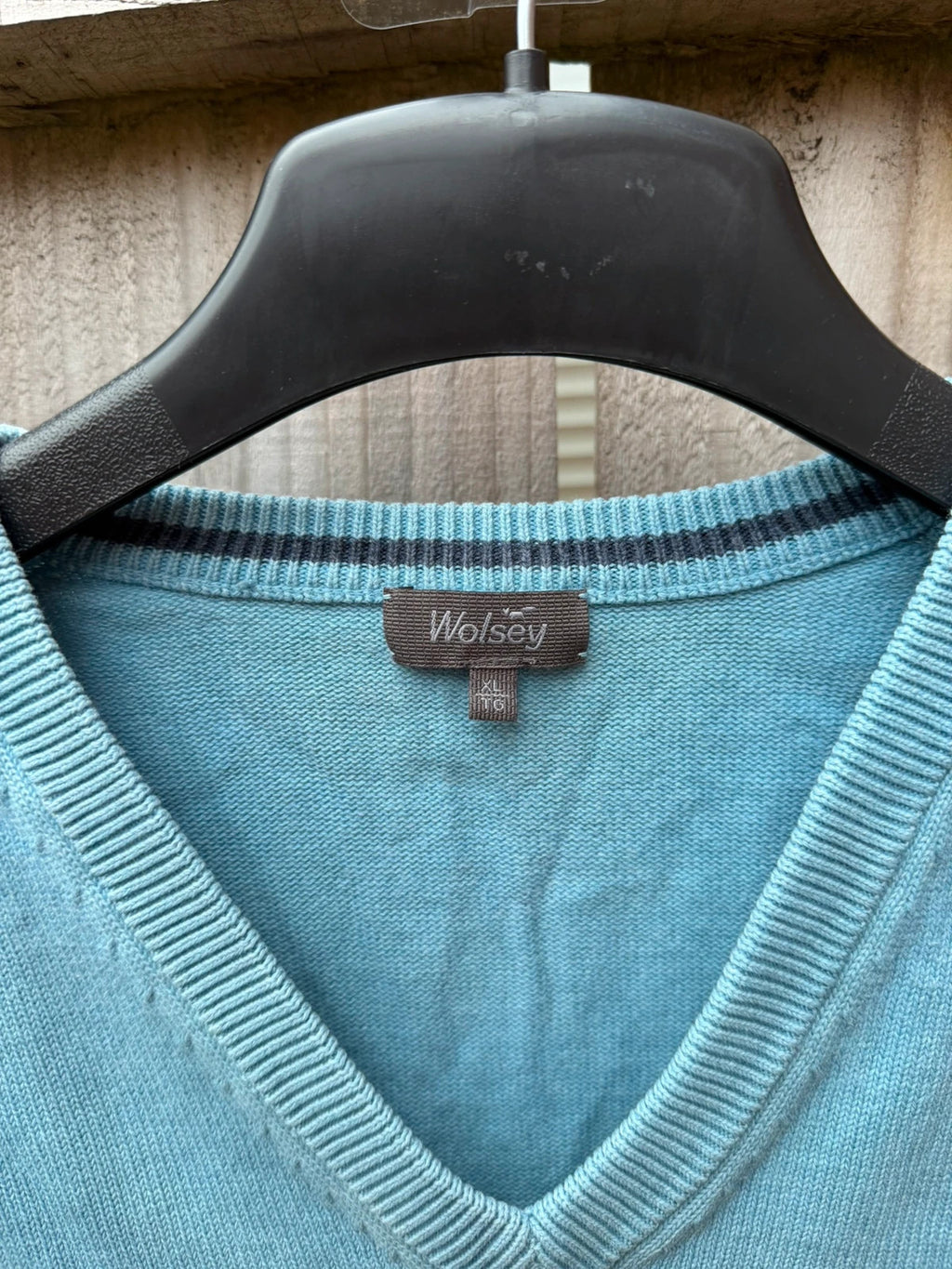 Wolsey light blue sleeveless sweater vest with knit texture, smart casual style, size XL.