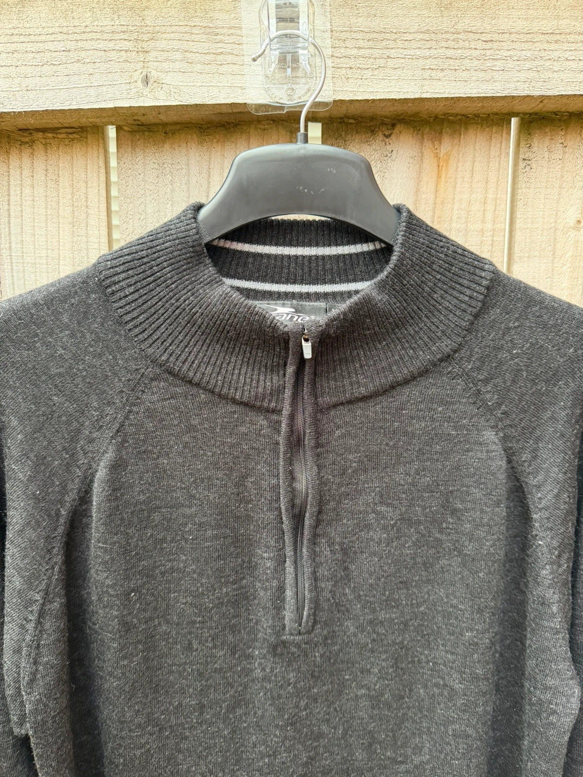 Crane grey half zip funnel neck sweater with ribbed detailing, size XL.