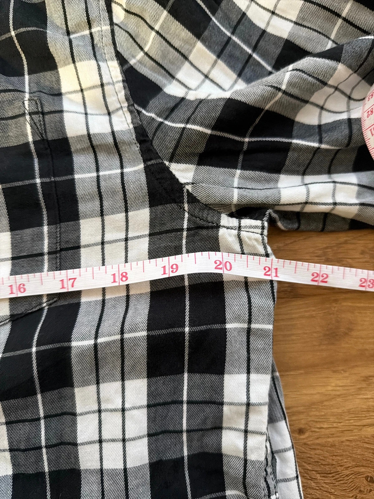 New Look men's black and white check shirt with long sleeves and button-up front.