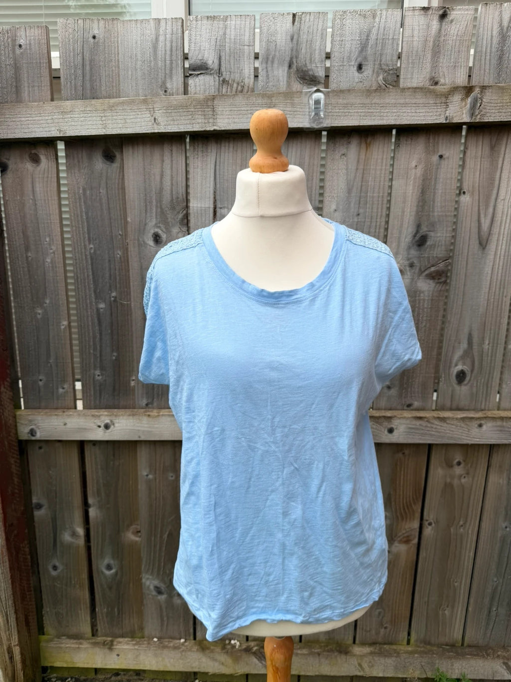 Primark blue pocket t-shirt with relaxed fit and short sleeves, pre-loved condition.