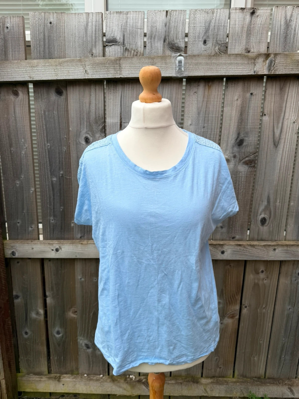 Primark blue pocket t-shirt with relaxed fit and short sleeves, pre-loved condition.