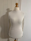 Boohoo white ribbed knit long sleeve top, minimalist design, pre-loved condition.