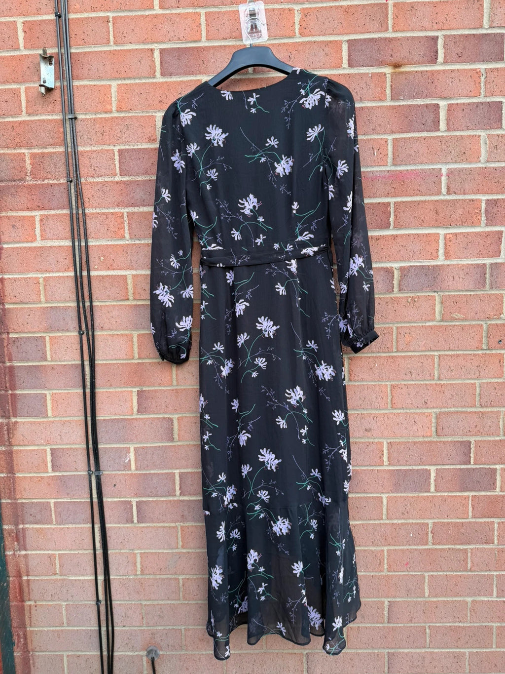 Banana Republic floral wrap midi dress in black and lilac with long sleeves, linen material.