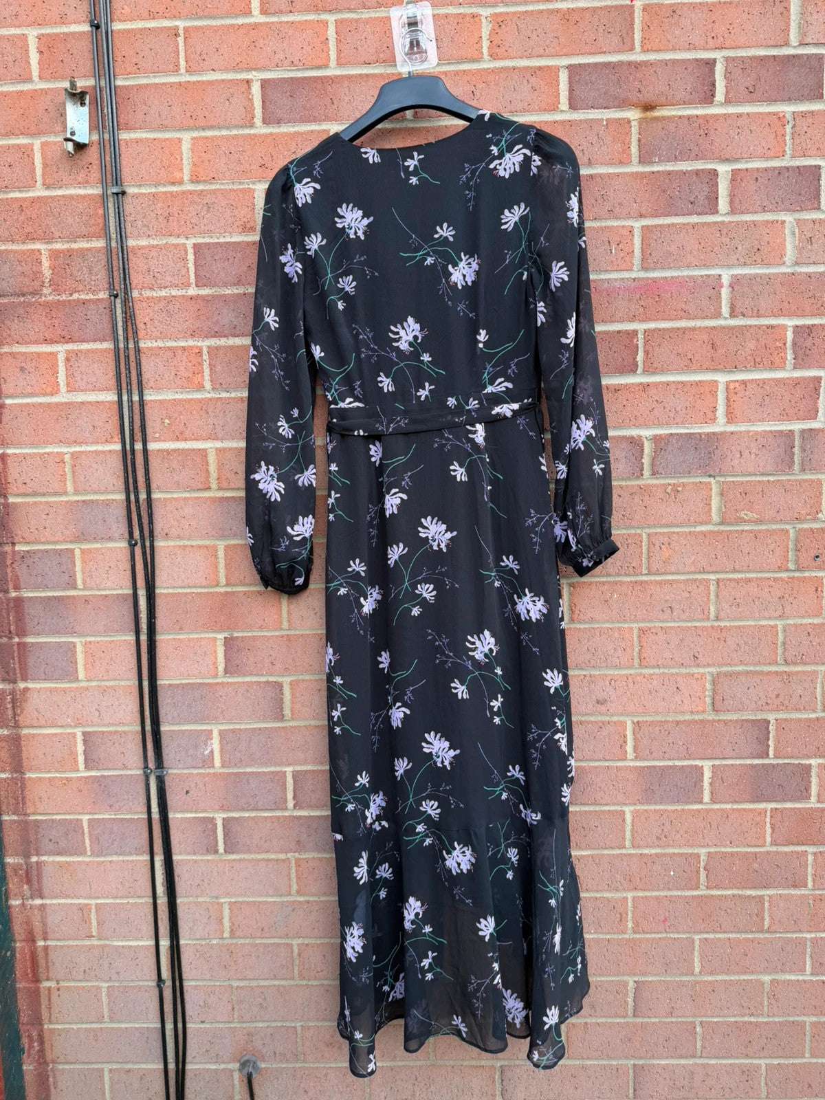 Banana Republic floral wrap midi dress in black and lilac with long sleeves, linen material.
