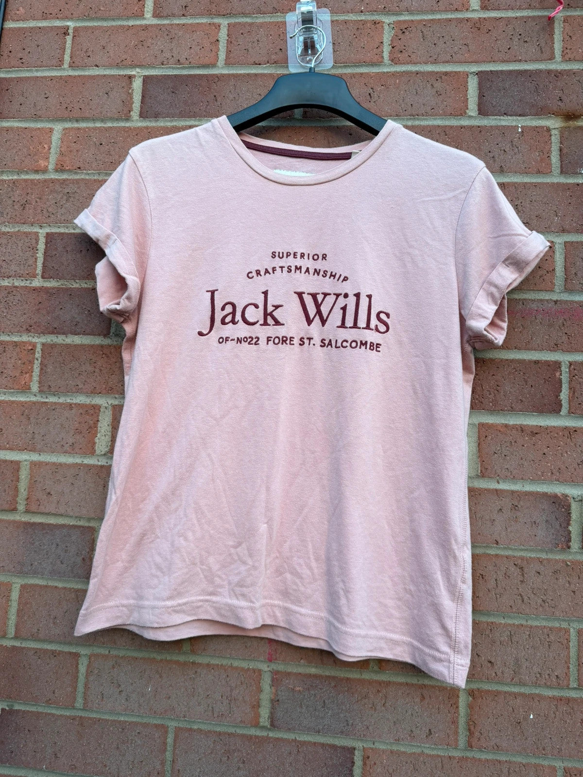 Jack Wills pink pocket t-shirt with logo detail, casual preppy Y2K style.