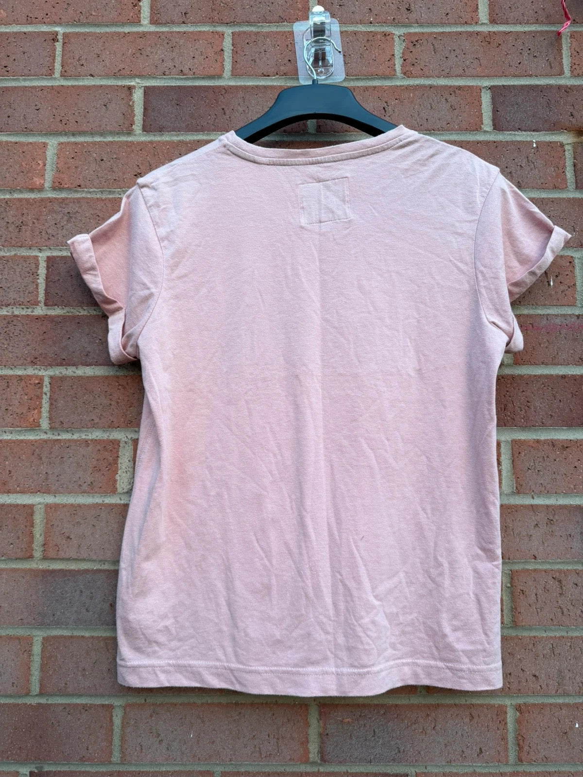 Jack Wills pink pocket t-shirt with logo detail, casual preppy Y2K style.