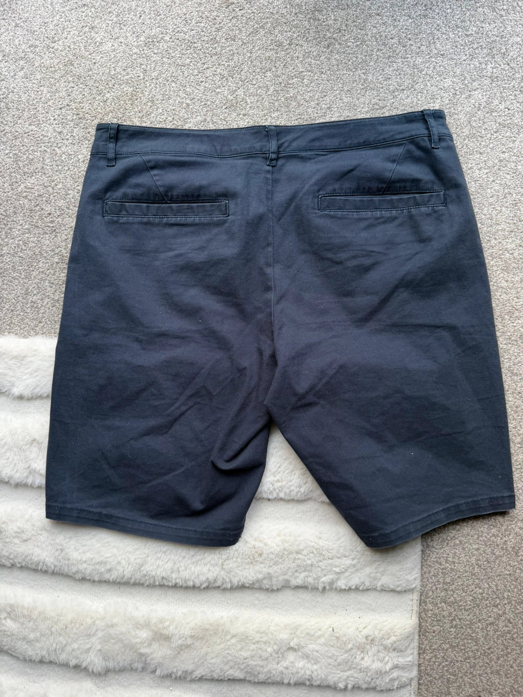 Chinos navy tailored shorts with clean lines and classic fit, pre-loved condition.