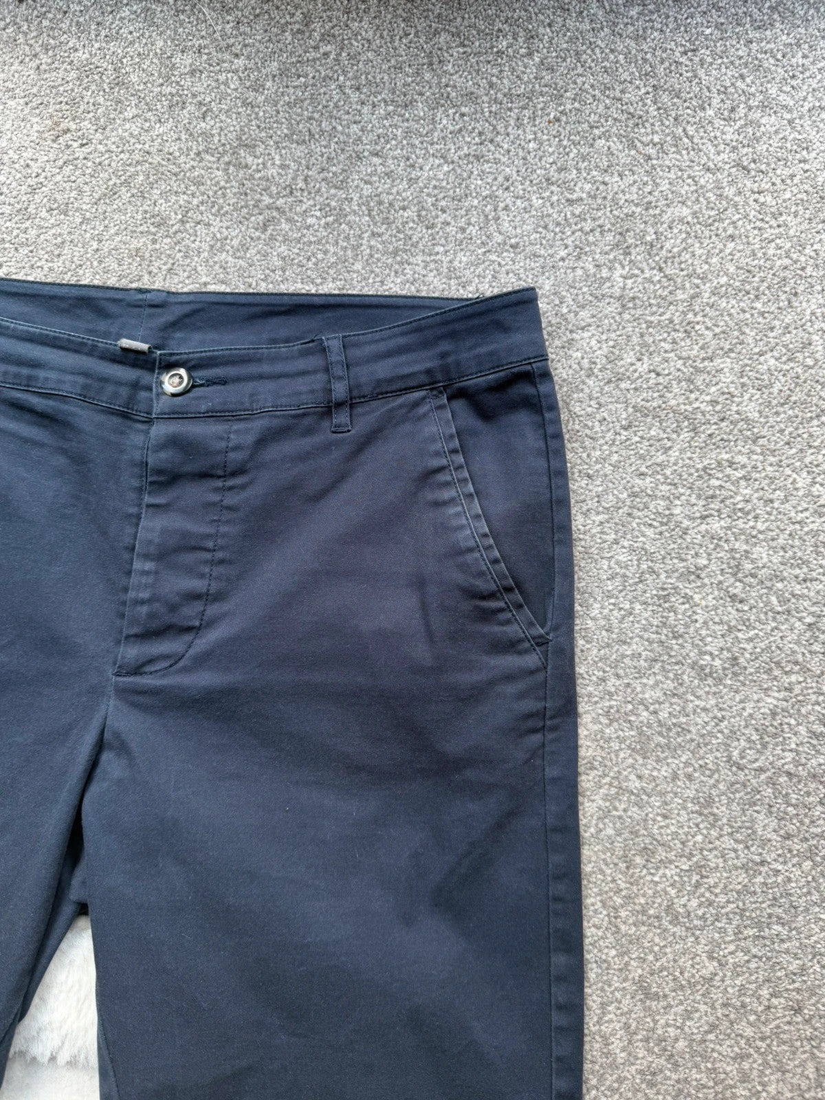 Chinos navy tailored shorts with clean lines and classic fit, pre-loved condition.