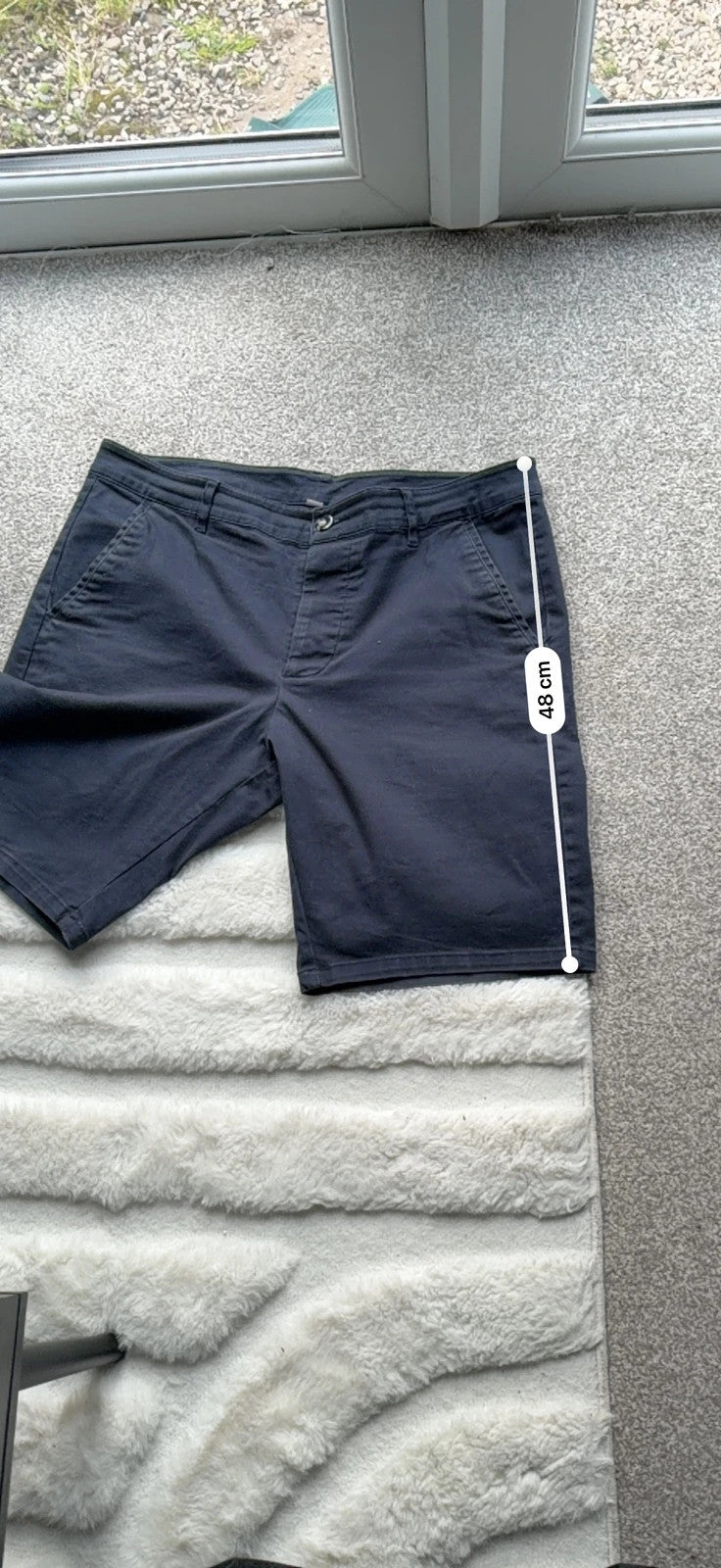 Chinos navy tailored shorts with clean lines and classic fit, pre-loved condition.