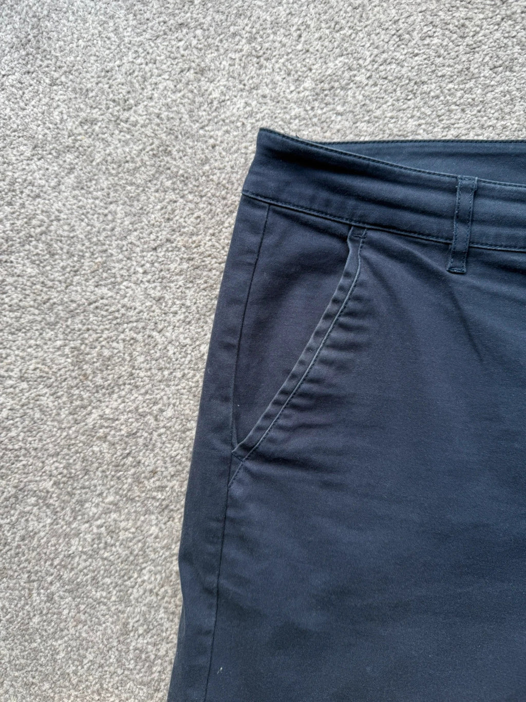 Chinos navy tailored shorts with clean lines and classic fit, pre-loved condition.