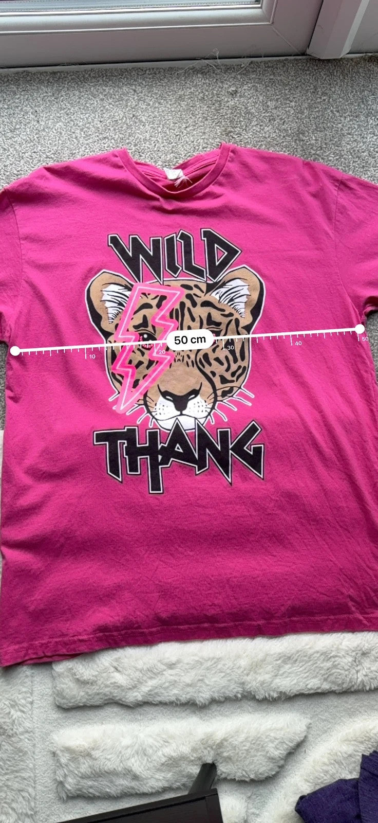 Tees pink oversized graphic t-shirt with leopard print design and vintage Y2K style.