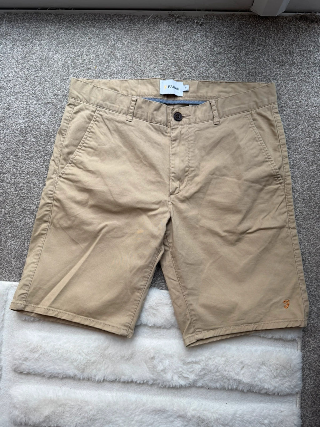 Farah beige chino shorts cotton material, pre-loved, smart casual style, waist 31".