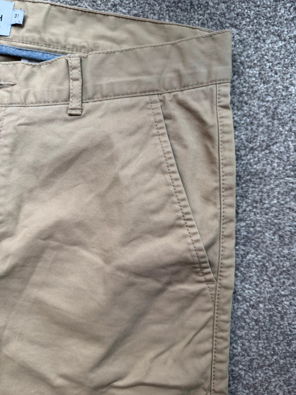 Farah beige chino shorts cotton material, pre-loved, smart casual style, waist 31".